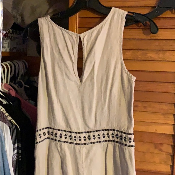 Embroidered romper - Picture 3 of 3